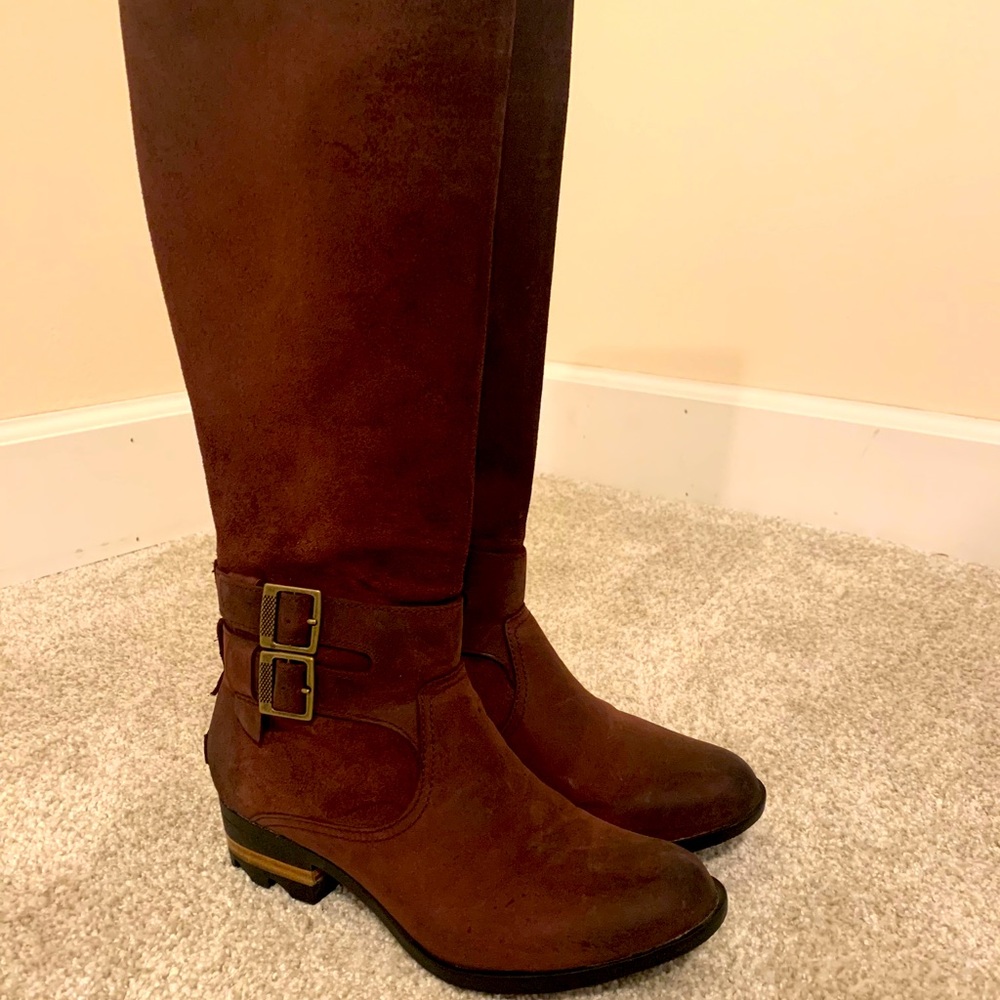 Beautiful Burgundy Sorel Lola tall boots